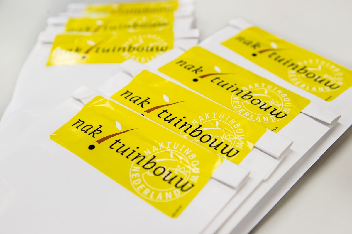 Sample bags sealed with a Naktuinbouw sticker